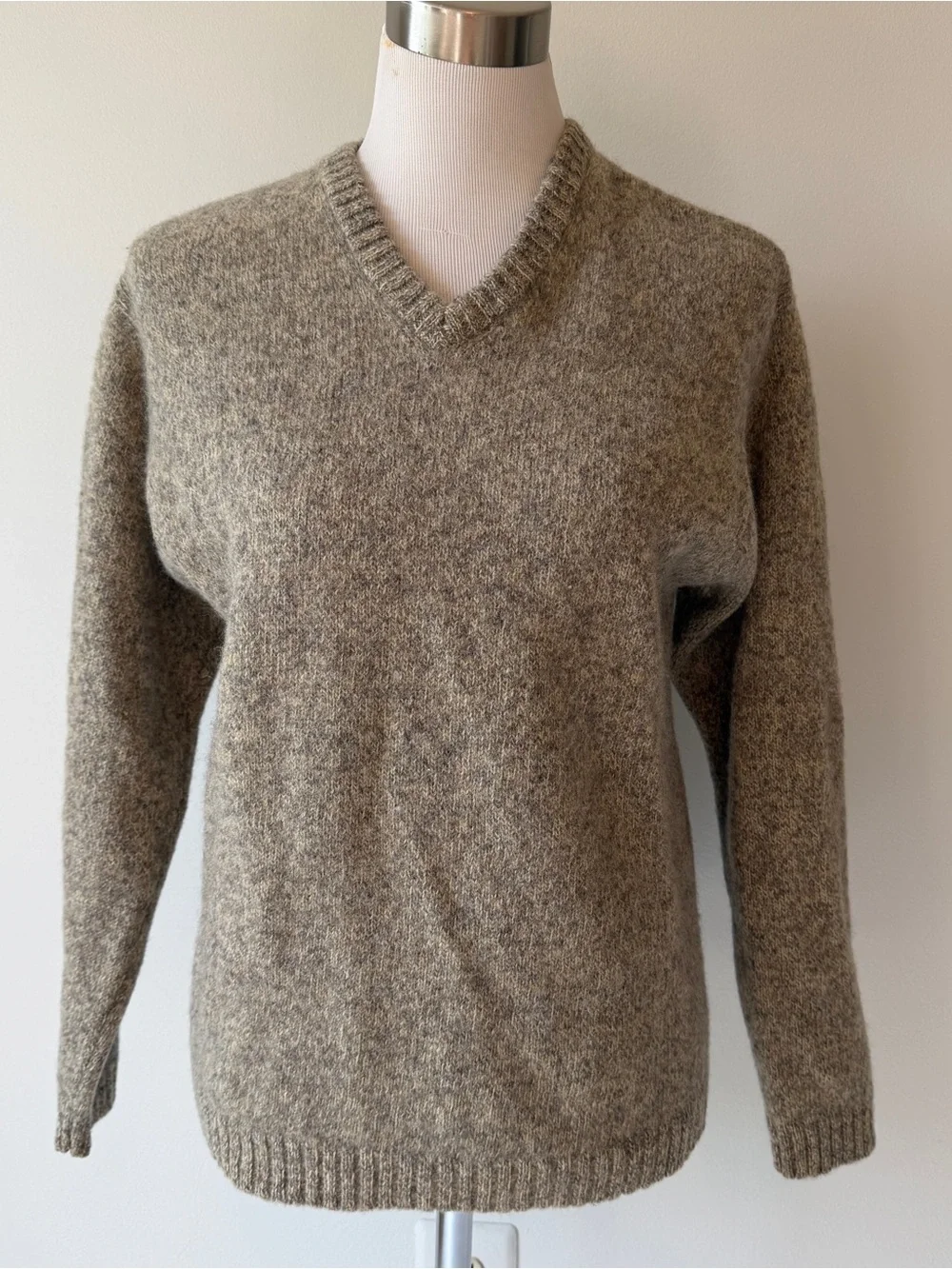 J Crew Tan Oatmeal 100% Shetland Wool Greige V Neck Marled Sweater Pullover, S